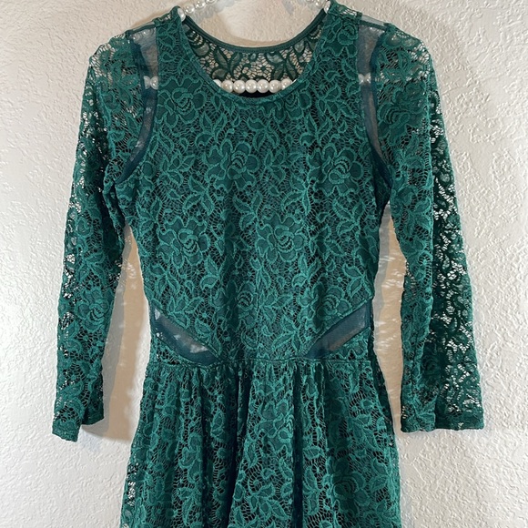 Abercrombie & Fitch Emerald Green Lace Cut out Dress Size Medium - Picture 5 of 14